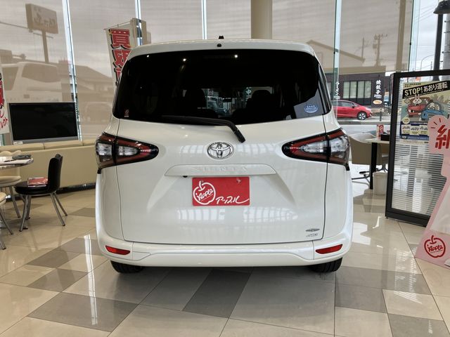 TOYOTA SIENTA 4WD 2015