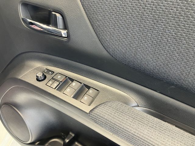 TOYOTA SIENTA 4WD 2015