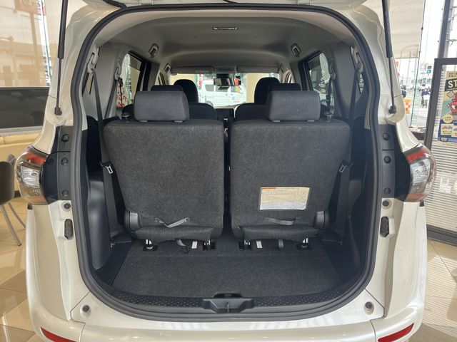 TOYOTA SIENTA 4WD 2015