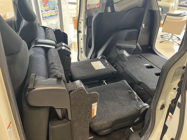 TOYOTA SIENTA 4WD 2015