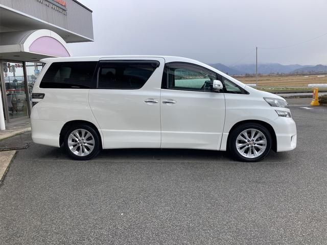 TOYOTA VELLFIRE 2011