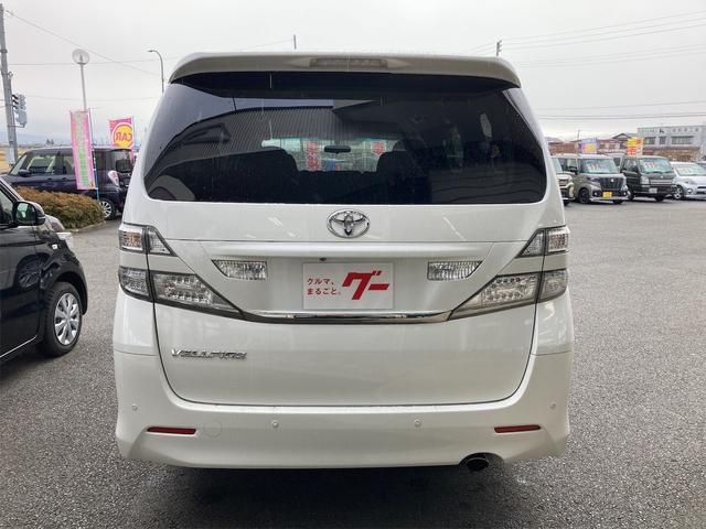 TOYOTA VELLFIRE 2011
