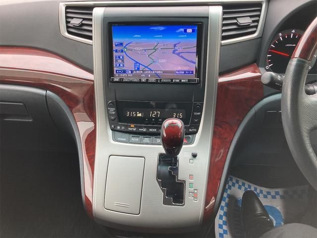 TOYOTA VELLFIRE 2011