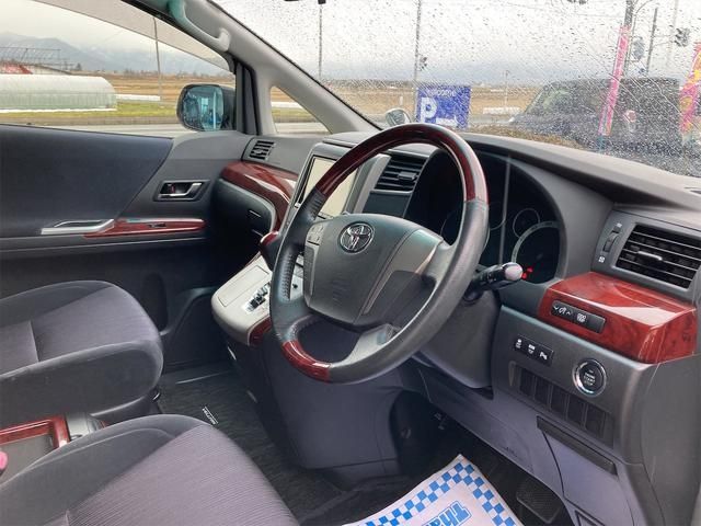 TOYOTA VELLFIRE 2011