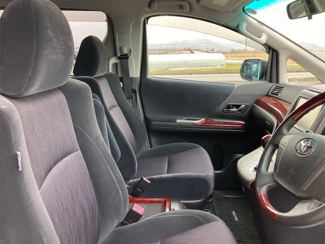 TOYOTA VELLFIRE 2011