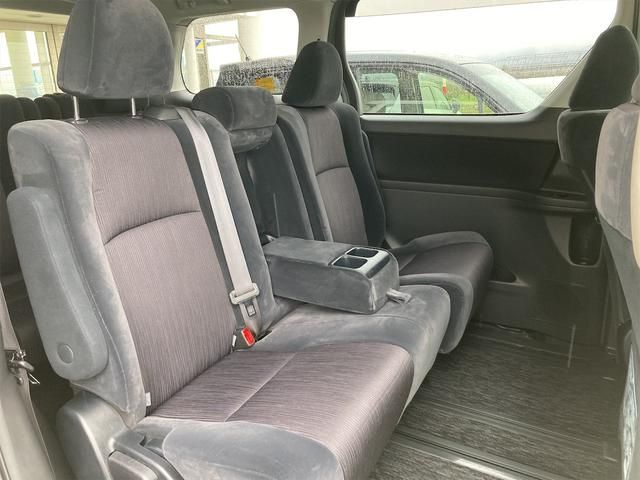 TOYOTA VELLFIRE 2011