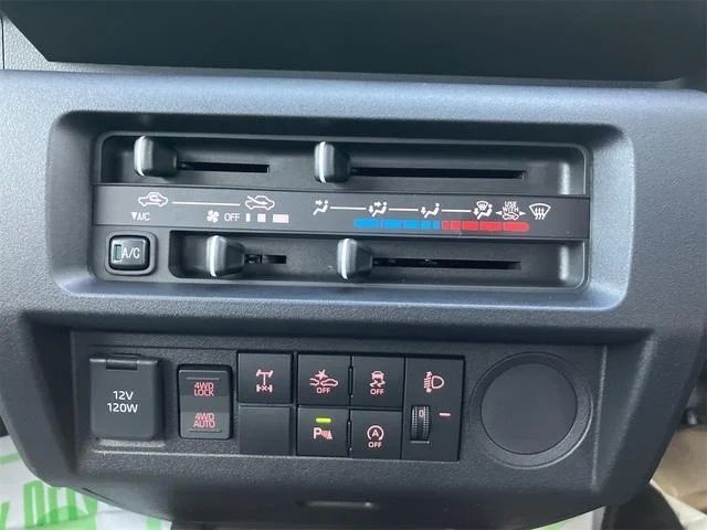 DAIHATSU HIJET truck 4WD 2024