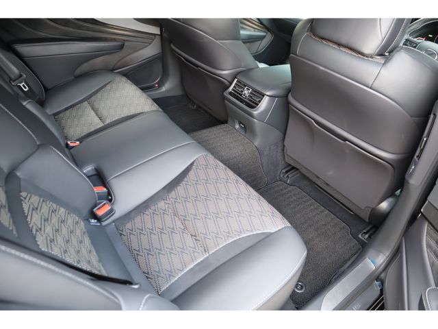 TOYOTA LEXUS LS500h 2021