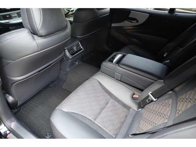 TOYOTA LEXUS LS500h 2021