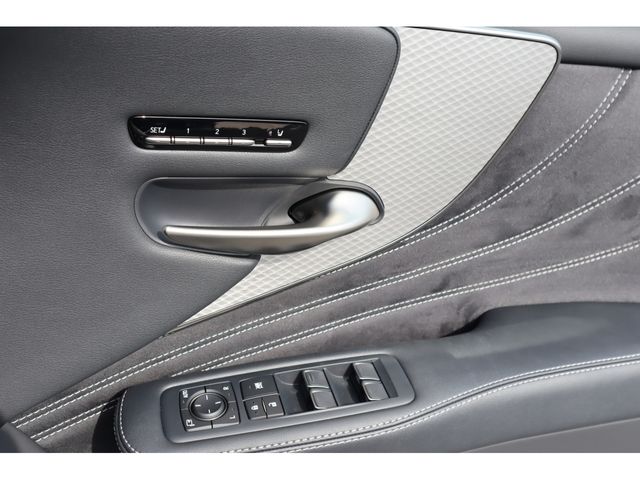 TOYOTA LEXUS LS500h 2021