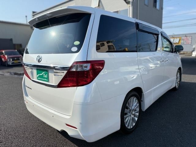 TOYOTA ALPHARD 2013
