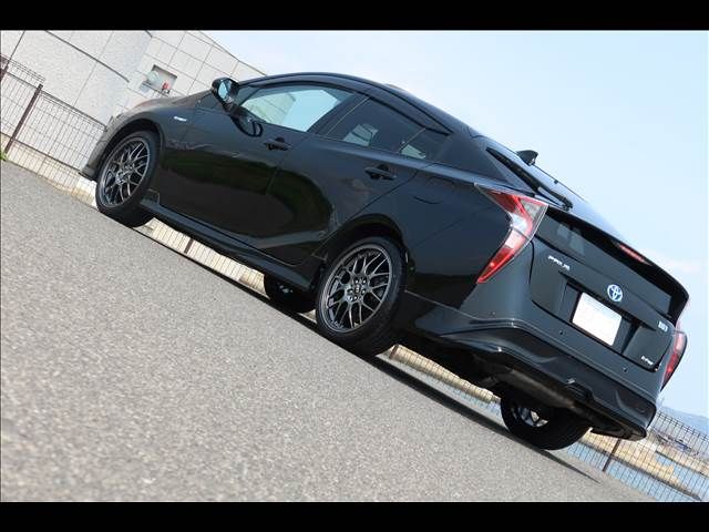 TOYOTA PRIUS 4WD 2016