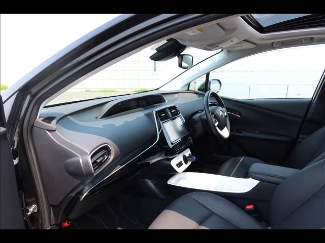 TOYOTA PRIUS 4WD 2016