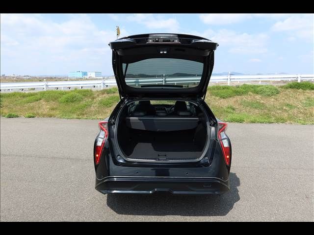 TOYOTA PRIUS 4WD 2016