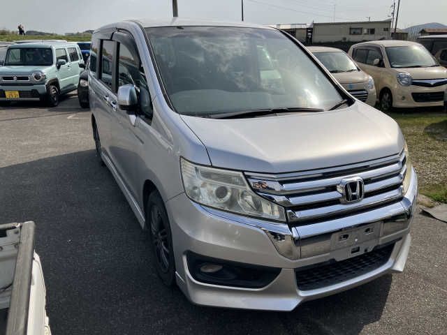 HONDA STEPWAGON SPADA 2012
