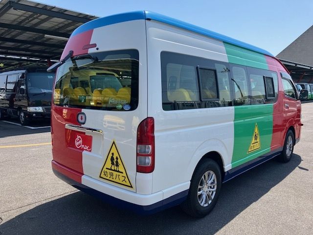 TOYOTA HIACE COMMUTER 2018