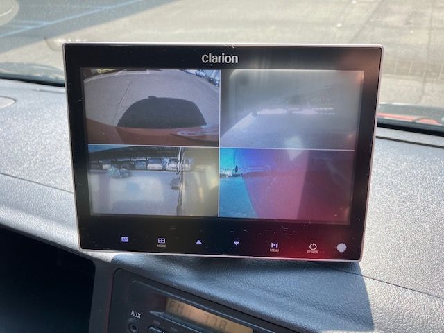 TOYOTA HIACE COMMUTER 2018