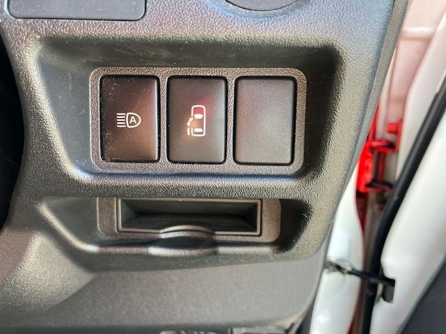 TOYOTA HIACE COMMUTER 2018