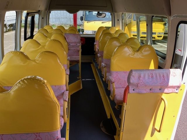 TOYOTA HIACE COMMUTER 2018