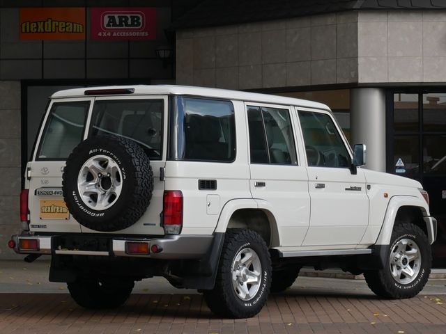 TOYOTA LANDCRUISER van 2014