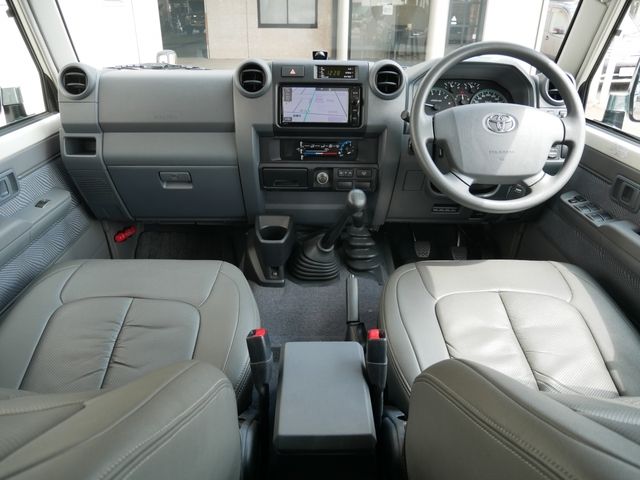 TOYOTA LANDCRUISER van 2014