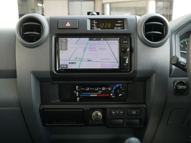 TOYOTA LANDCRUISER van 2014