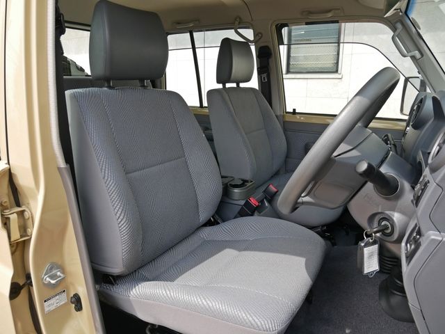 TOYOTA LANDCRUISER PICKUP 2014