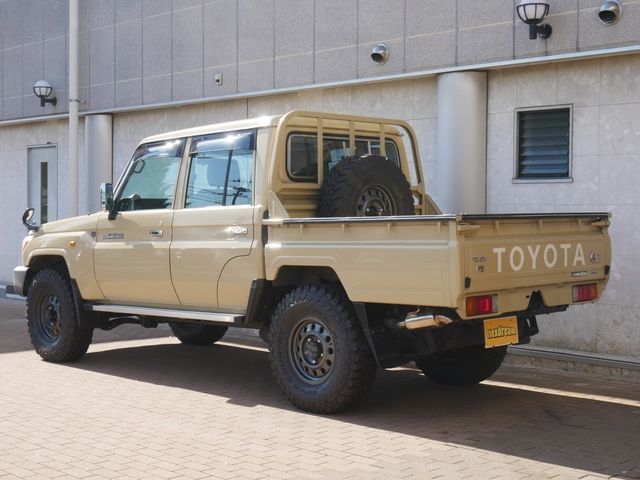 TOYOTA LANDCRUISER PICKUP 2014