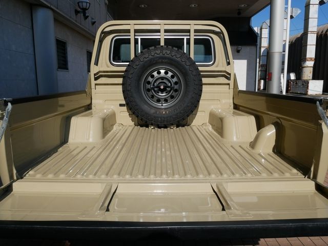 TOYOTA LANDCRUISER PICKUP 2014