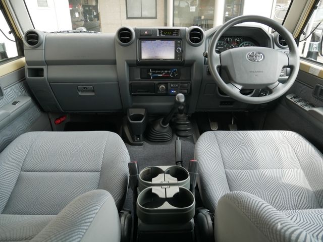 TOYOTA LANDCRUISER PICKUP 2014