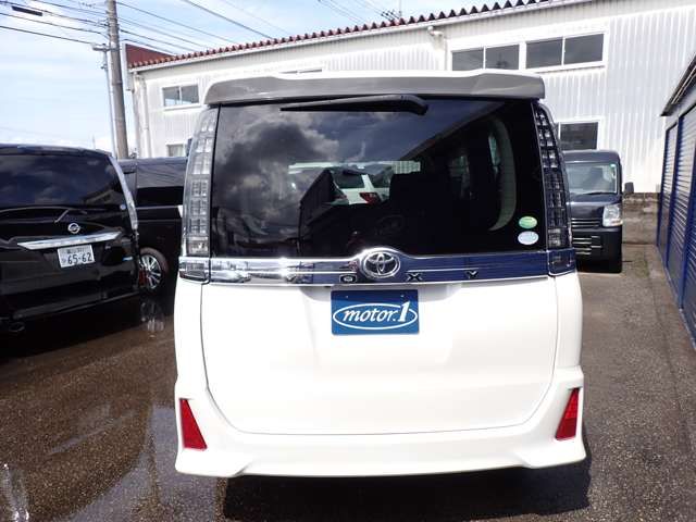 TOYOTA VOXY 4WD 2014