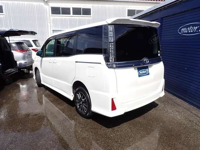 TOYOTA VOXY 4WD 2014