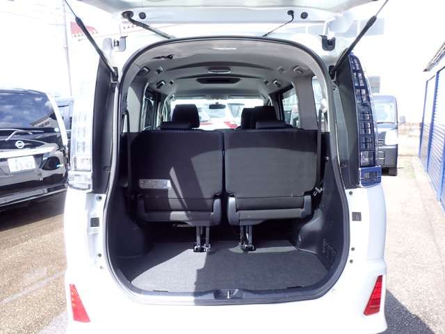 TOYOTA VOXY 4WD 2014