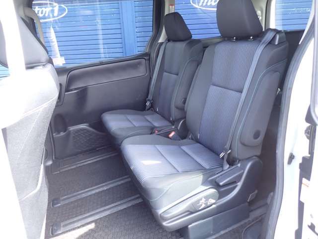 TOYOTA VOXY 4WD 2014