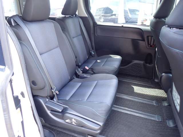 TOYOTA VOXY 4WD 2014