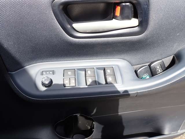 TOYOTA VOXY 4WD 2014