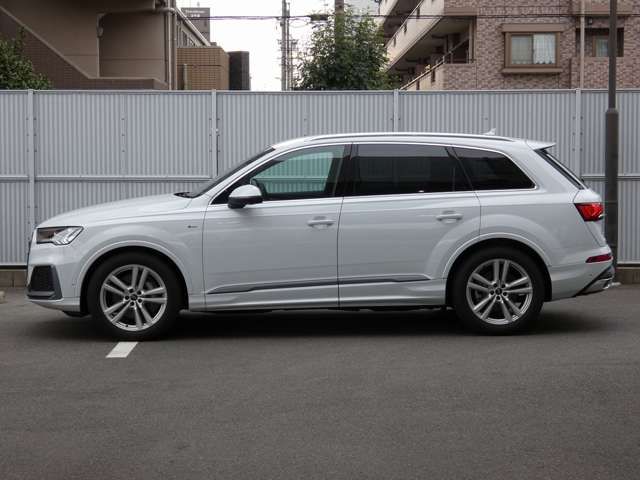 AUDI AUDI  Q7 2024