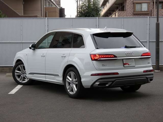 AUDI AUDI  Q7 2024
