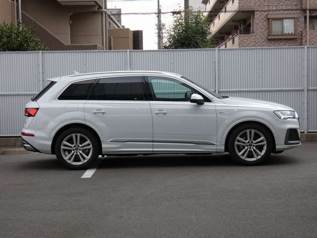 AUDI AUDI  Q7 2024