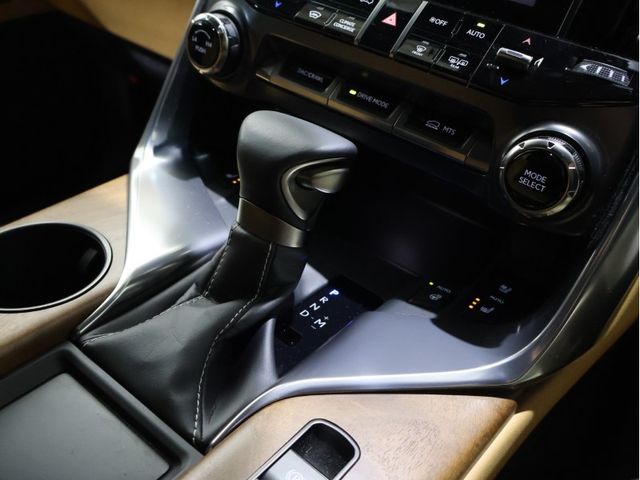 TOYOTA LEXUS LX600 2024