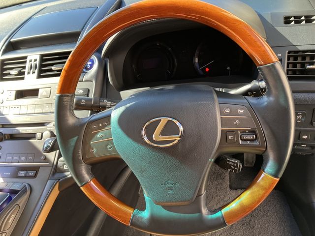 TOYOTA LEXUS HS250h 2010