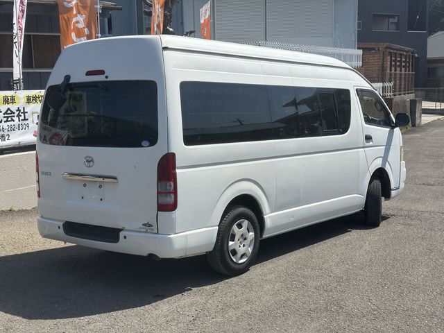 TOYOTA HIACE van 4WD 2010
