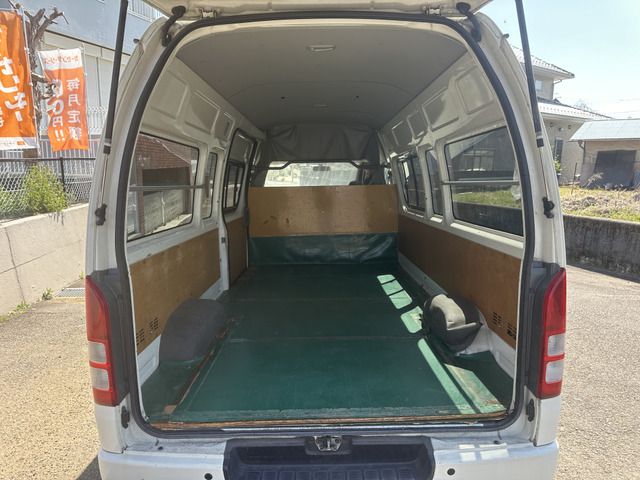 TOYOTA HIACE van 4WD 2010