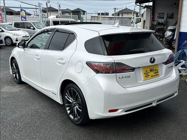 TOYOTA LEXUS CT200h 2011