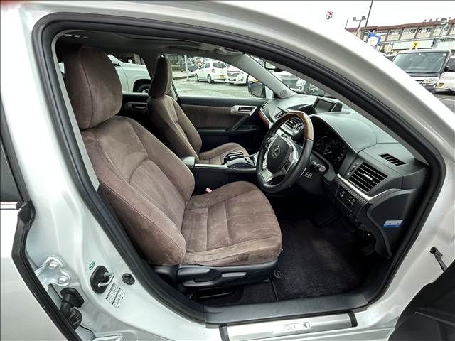 TOYOTA LEXUS CT200h 2011