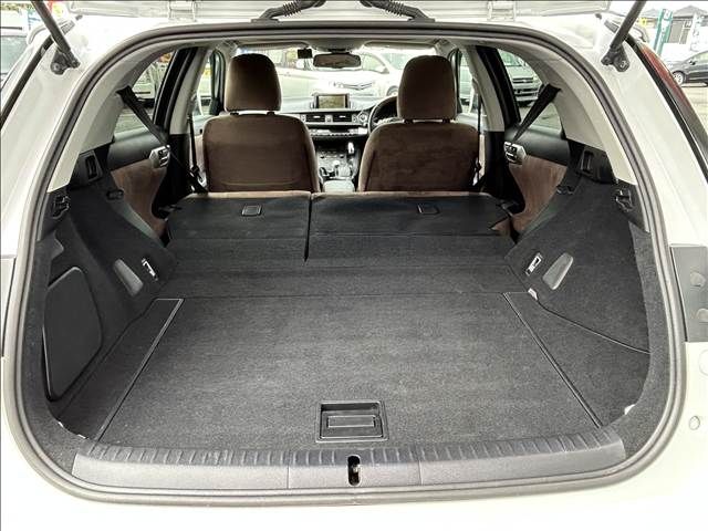 TOYOTA LEXUS CT200h 2011