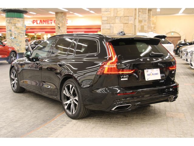 VOLVO VOLVO V60 2021