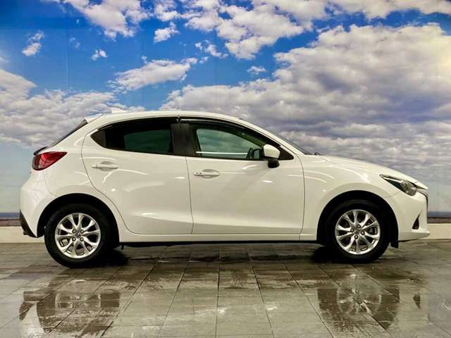 MAZDA DEMIO 4WD 2016