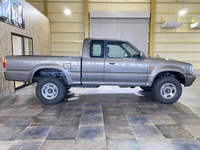 MAZDA PROCEED 4WD 1997