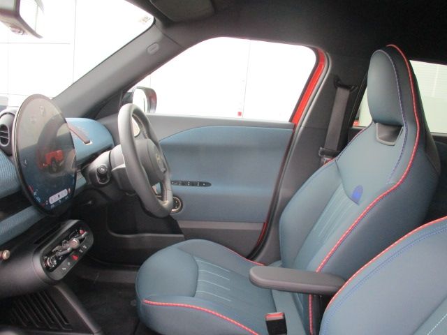 BMW MINI ACEMAN 2024